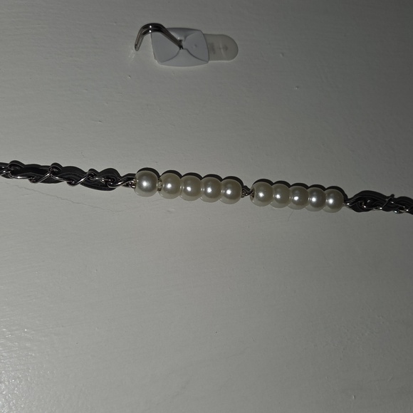 BADGLEY MISCHKA BLACK DIAMOND QUILTED CROSSBODY W/PEARLS NEW WITH TAG - Picture 10 of 11